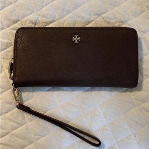 Tory Burch Robinson Wallet